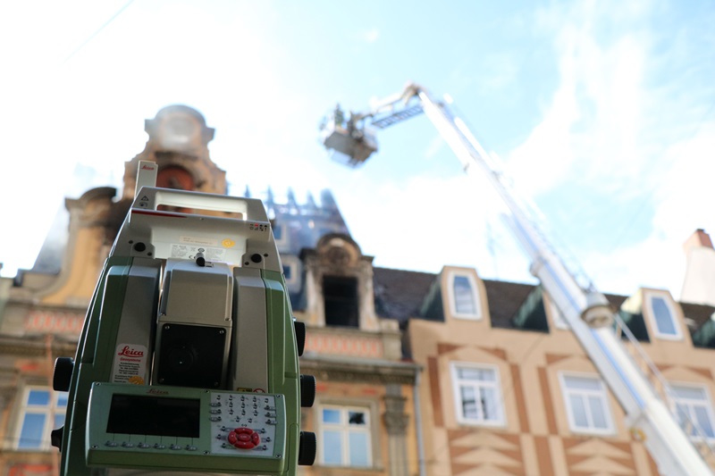 Leica-THW_Augsburg_Einschätzung der Gefahrenlage mit Leica MS50